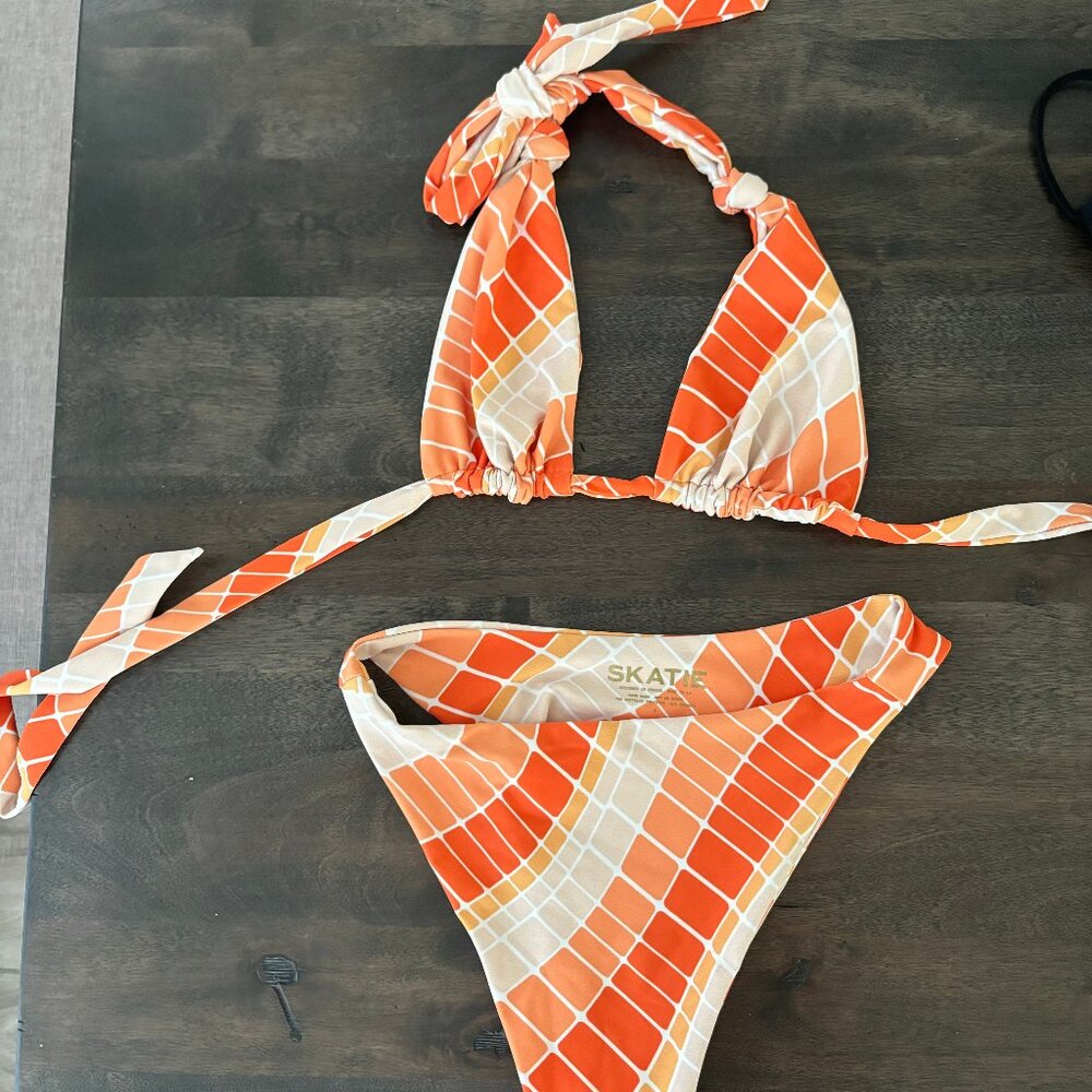 Skatie Swim - San Clemente Print - Darby Medium Top, Kelly Small Bottom